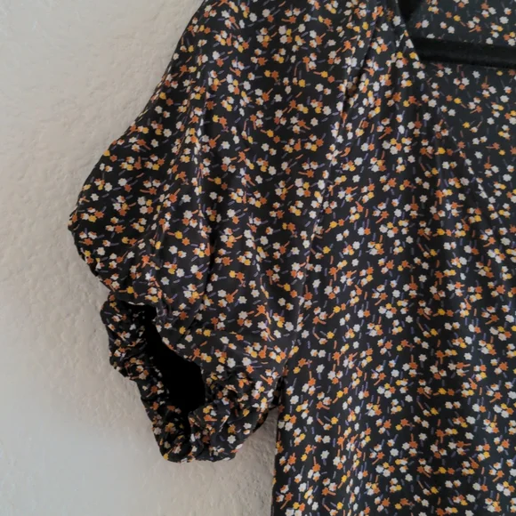 Madewell Bubble-Sleeve Button-Front Midi Dress in Adorable Ditsy / SMALL (OBO) - Picture 8 of 12